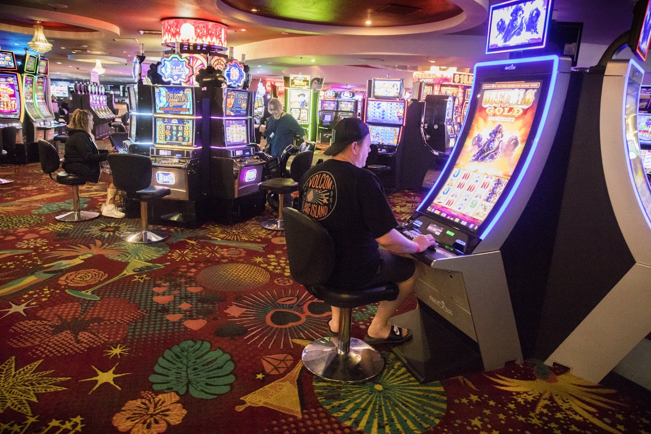 Slot dengan Tema Futuristik Cyberpunk
